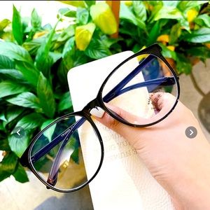 BLUE LIGHT REDUCING GLASSES